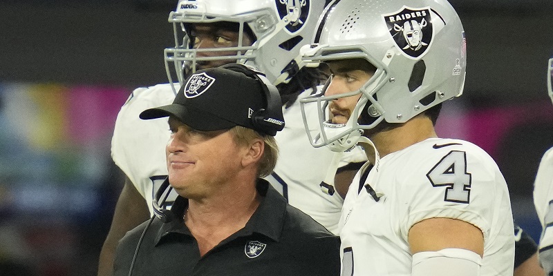 Jon Gruden, Derek Carr