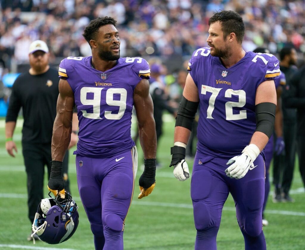 ezra cleveland vikings