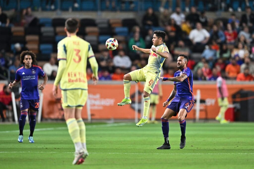 Red Bulls, Dynamo