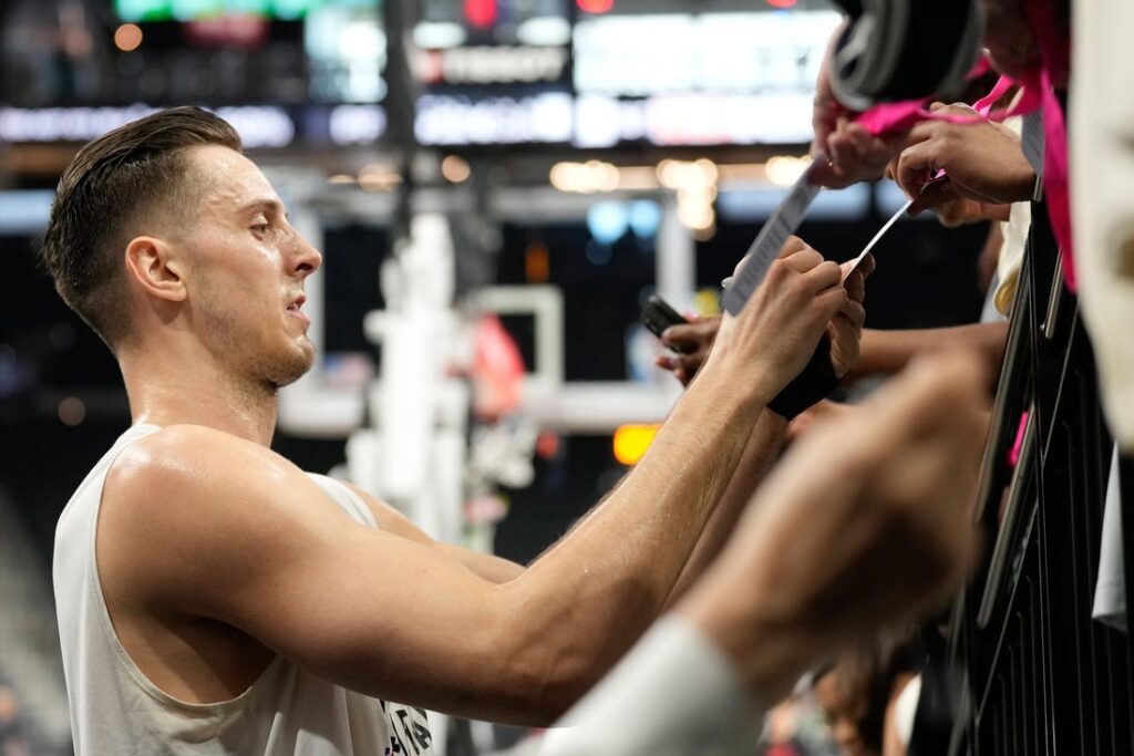 Zach Collins