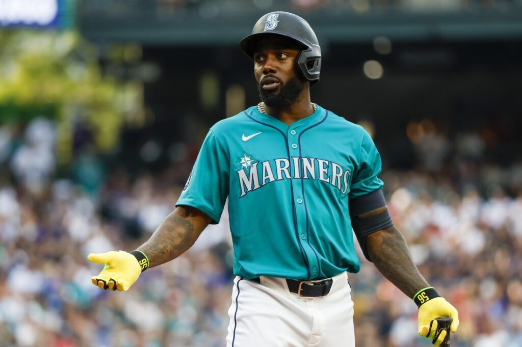 Randy Arozarena, Mariners aim to light up foundering Phillies
