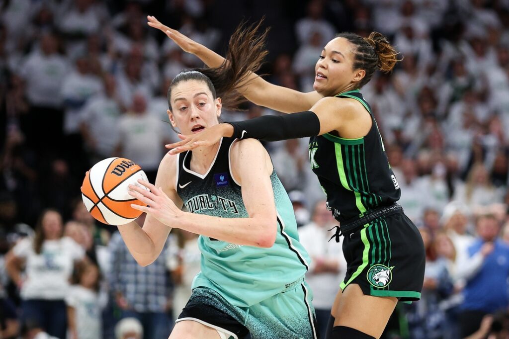 breanna stewart collier