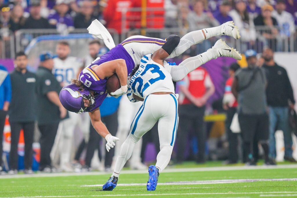 vikings, colts