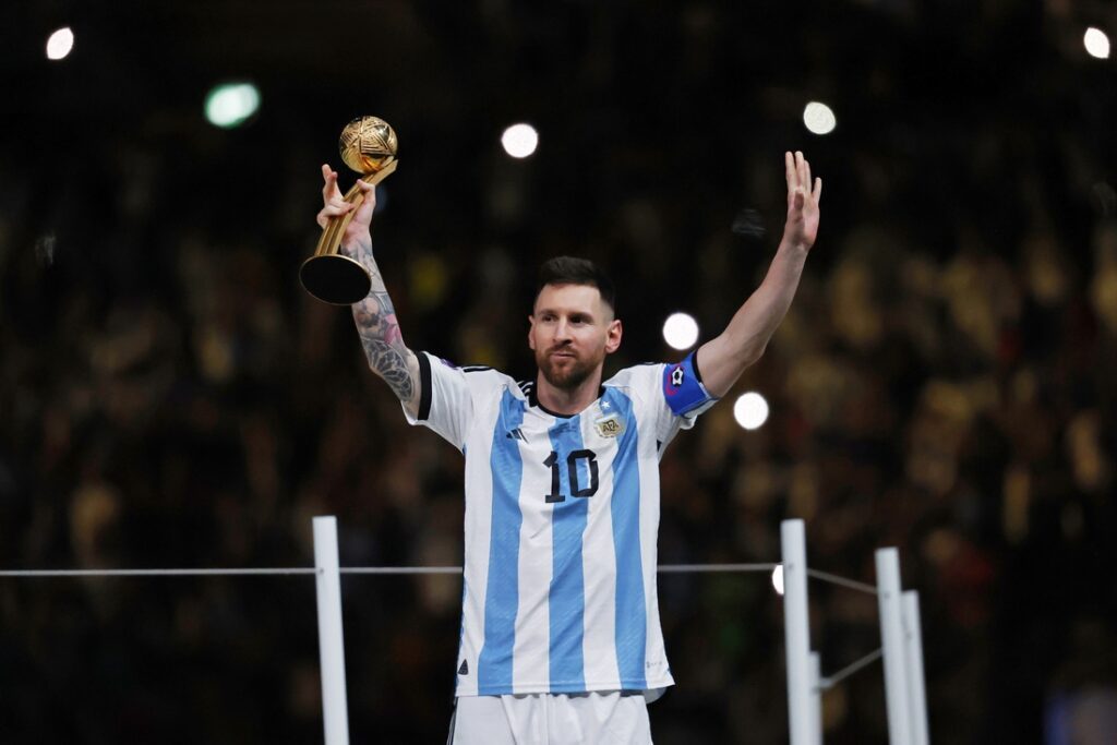 fifa world cup trophy