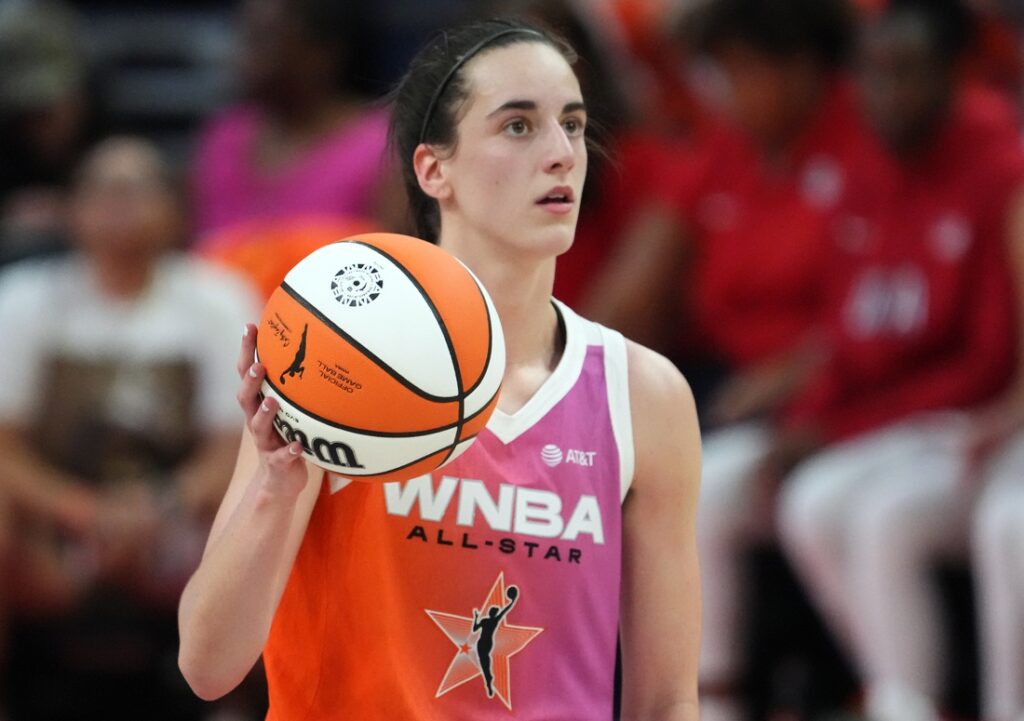 caitlin clark dribble