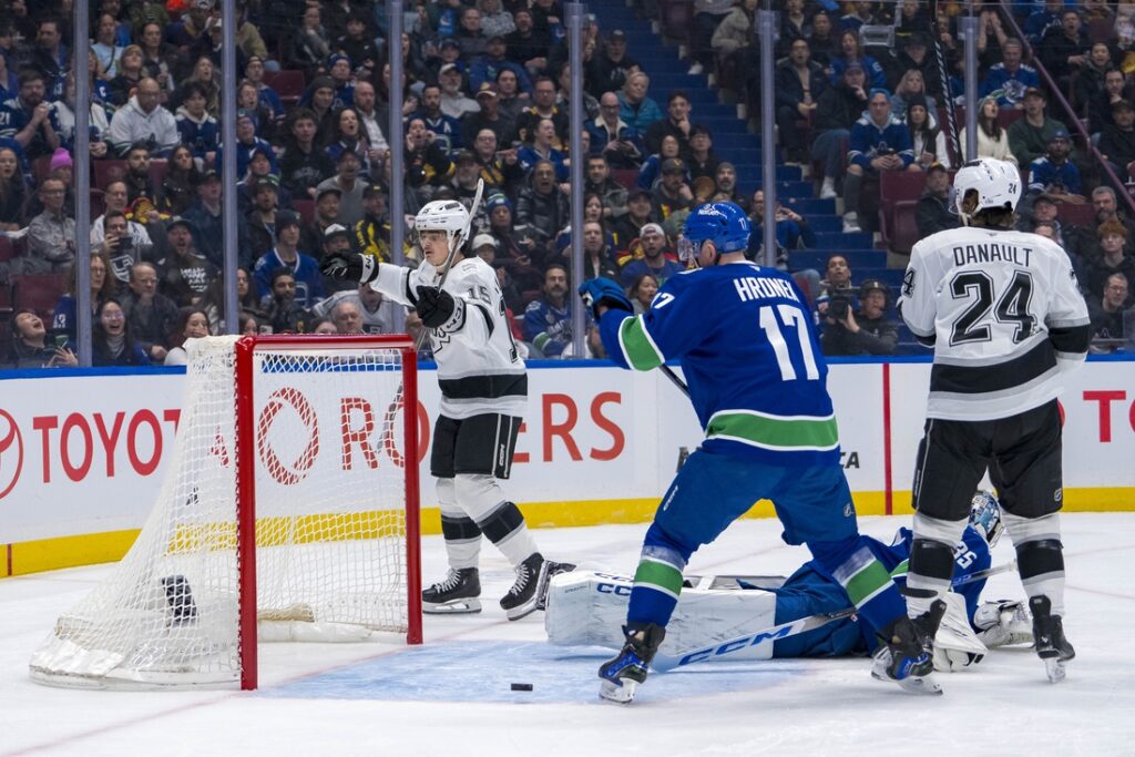 Kings, Canucks