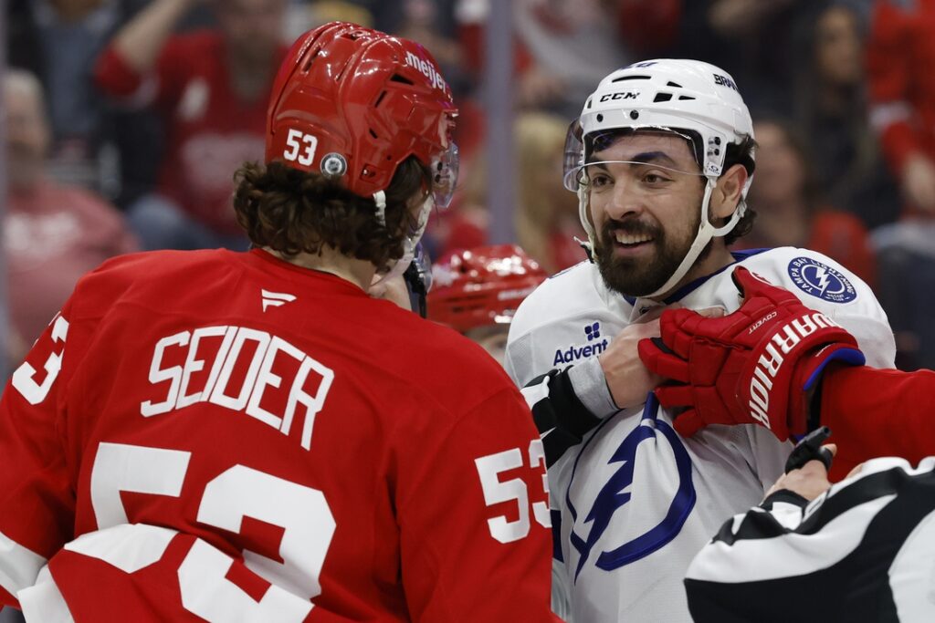 red wings lightning
