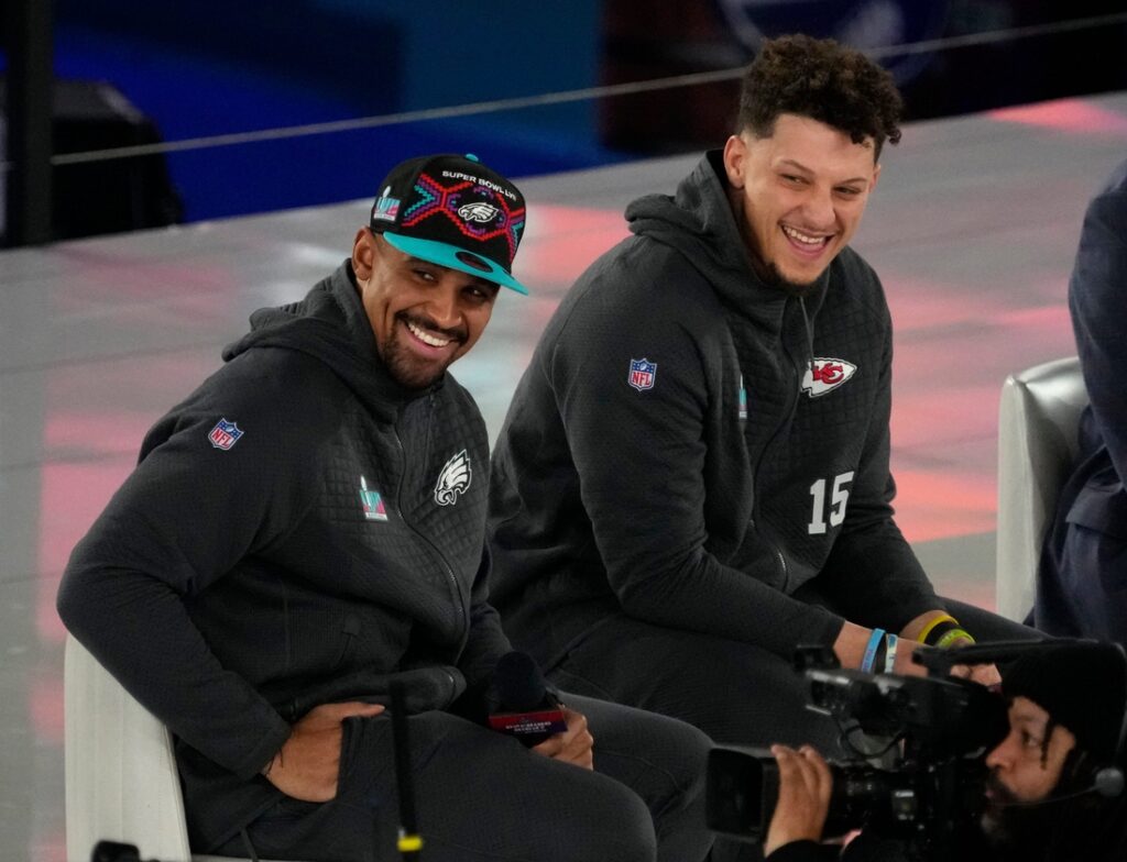 Mahomes Hurts