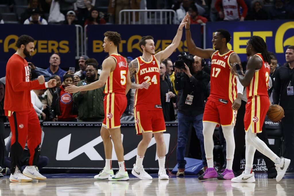 hawks, pistons
