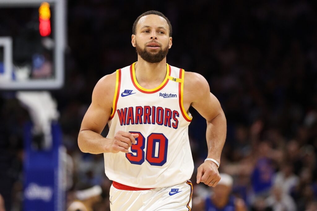 Stephen Curry goes off for 56, rallies Warriors past Magic - Field