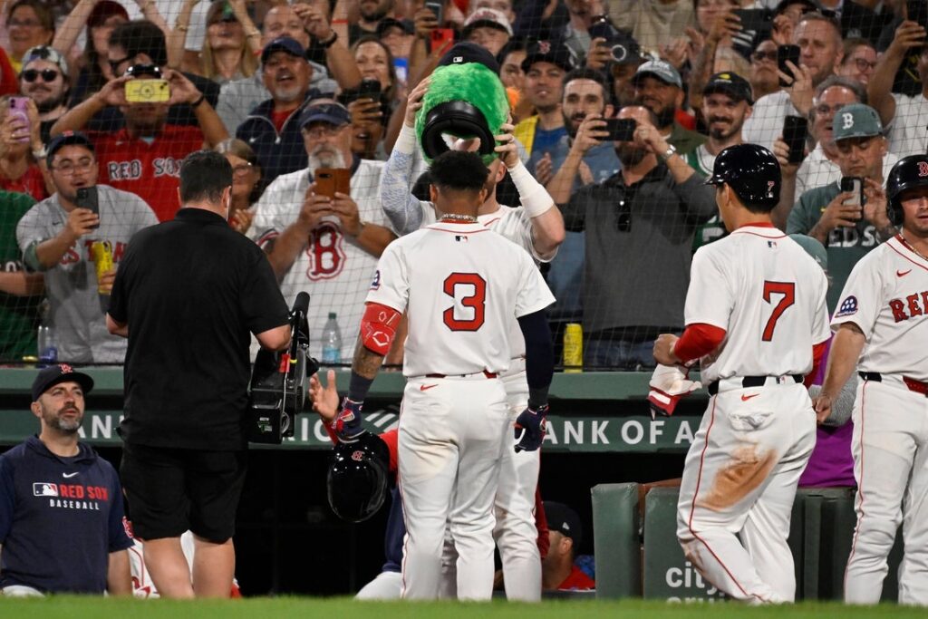 Guardians, Red Sox