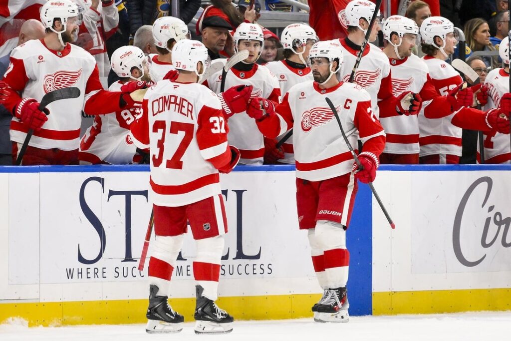 Red Wings, Blues