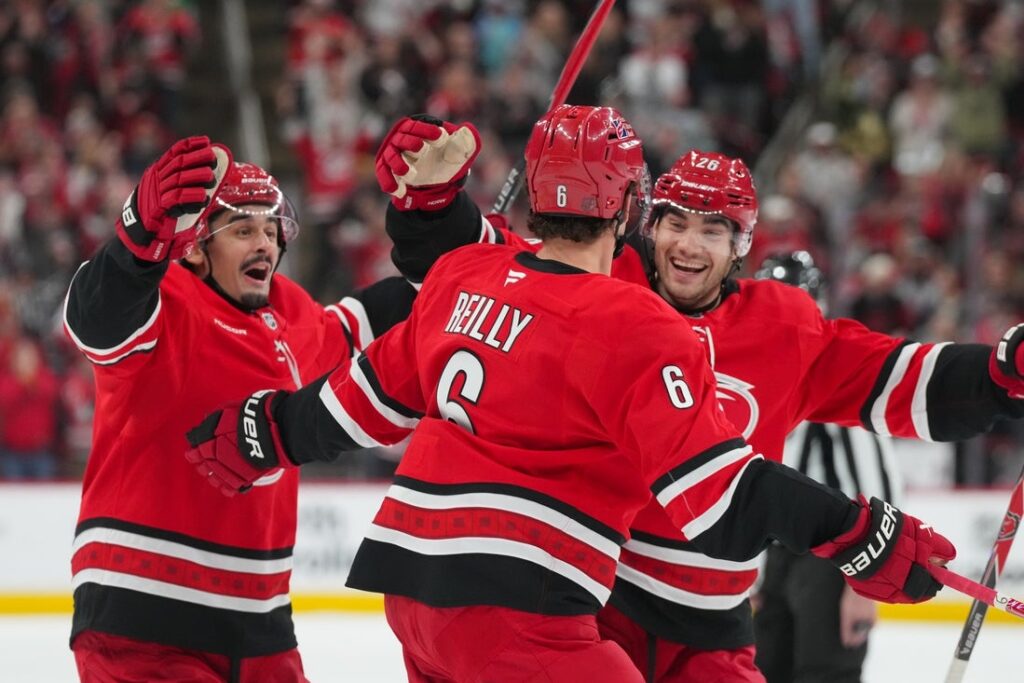Islanders, Hurricanes
