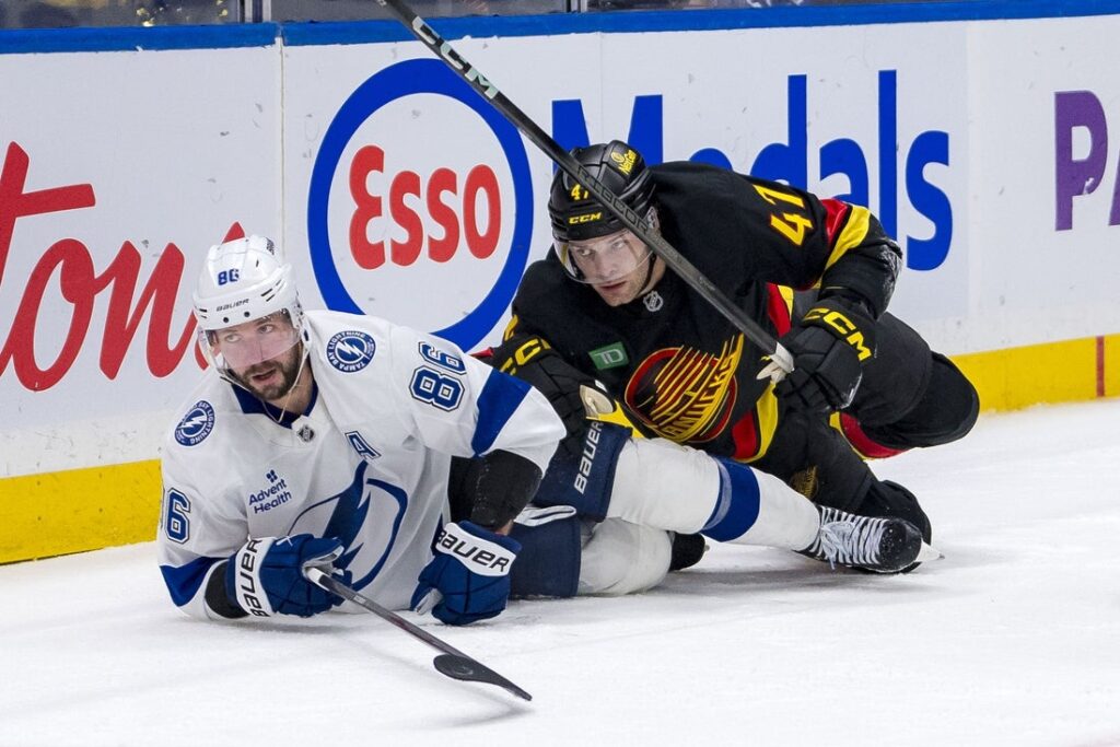 Canucks, Lightning