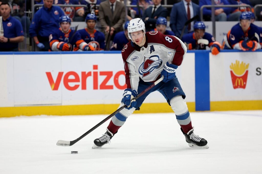 Islanders, Avalanche