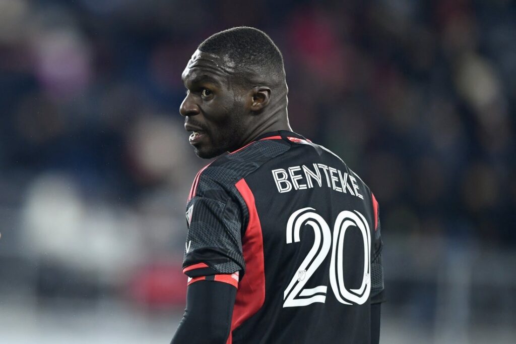benteke united react