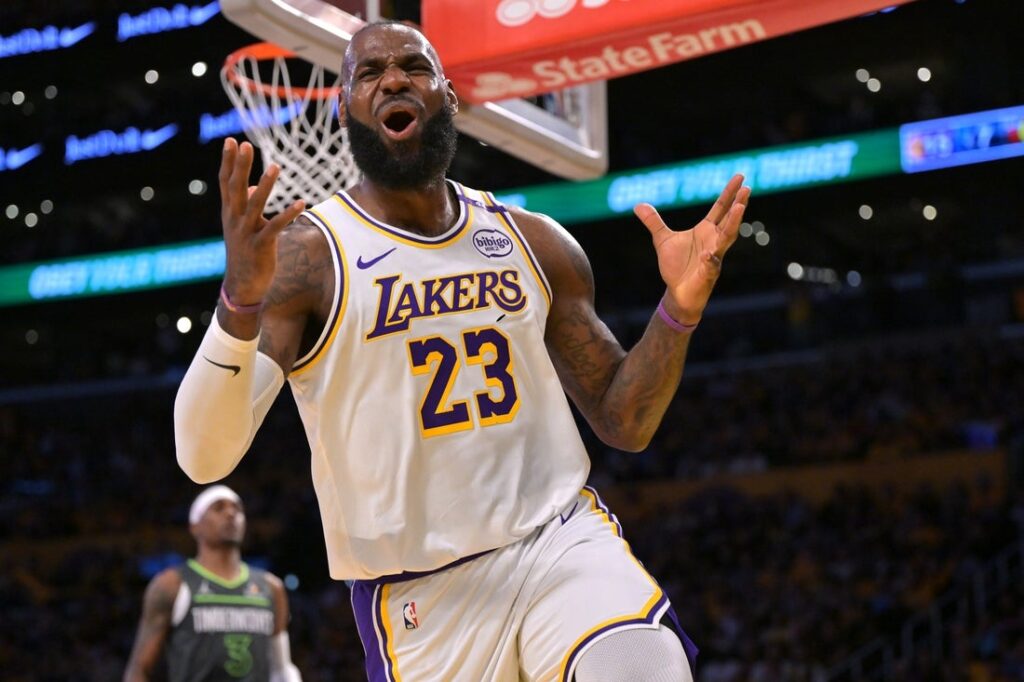 lebron james lakers react