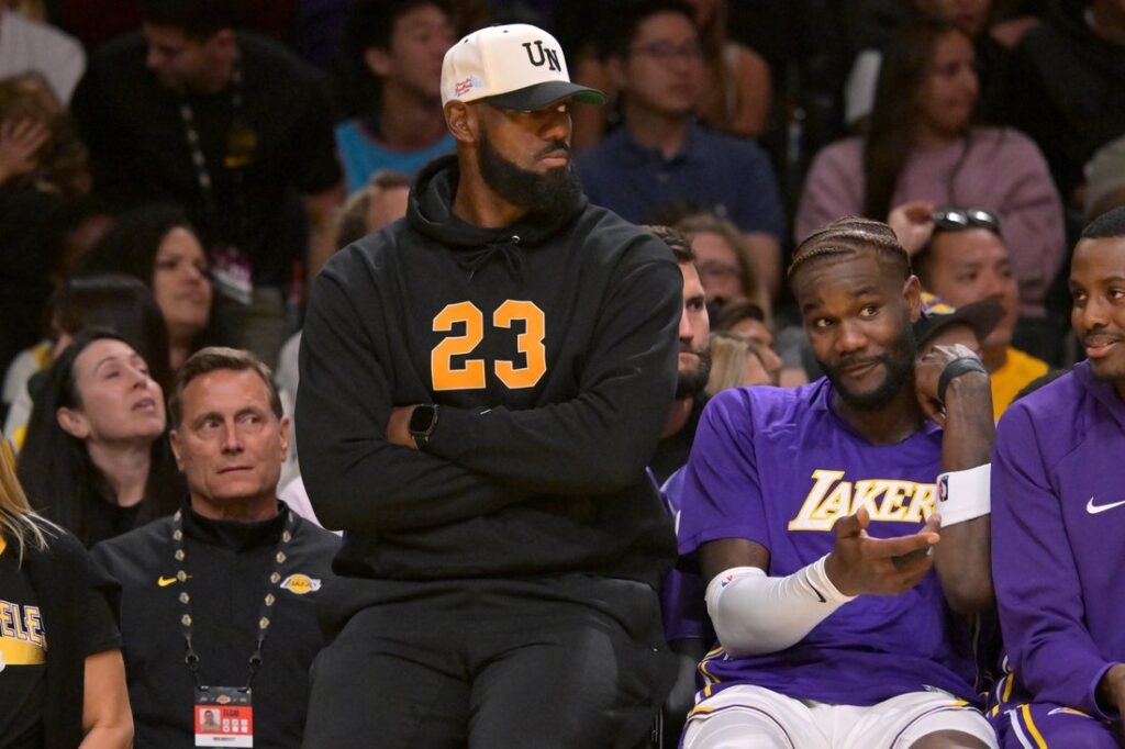 LeBron James set to practice with Lakers ahead of season debut
