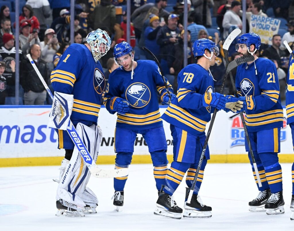 sabres, blackhawks