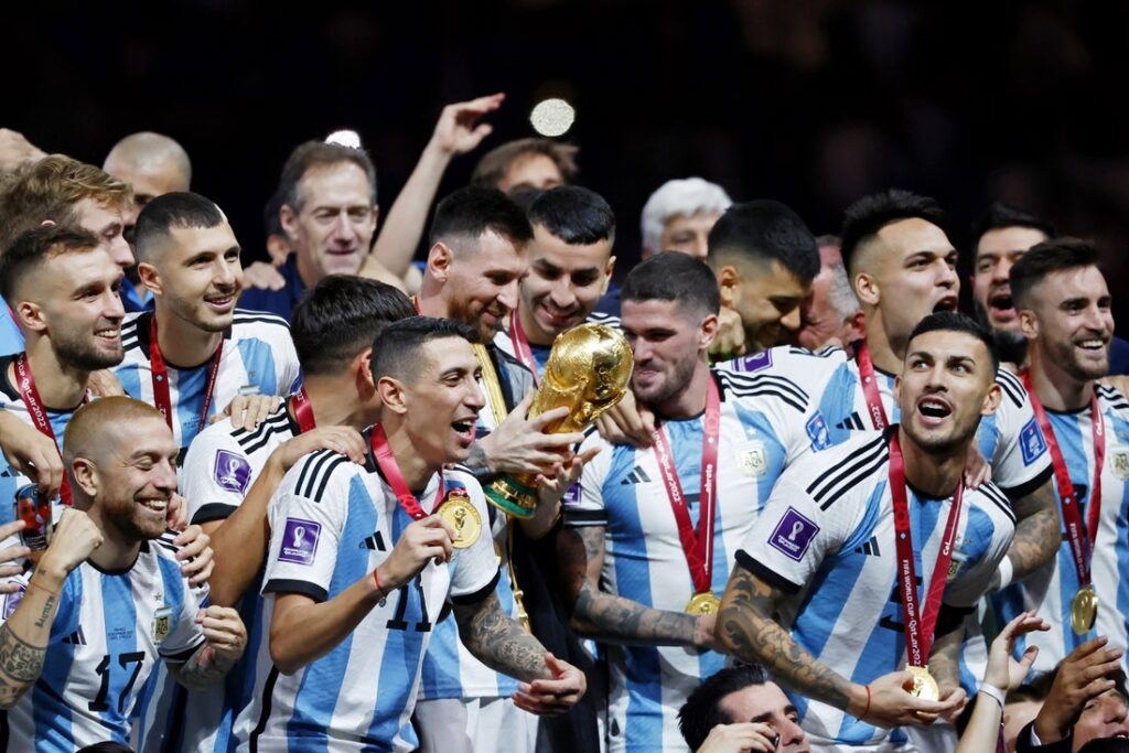 fifa world cup trophy messi