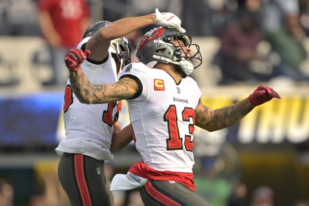 Mike Evans McMillan