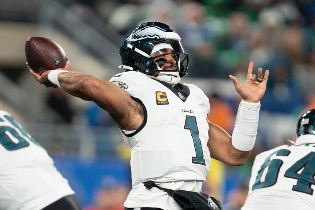 jalen hurts, throw
