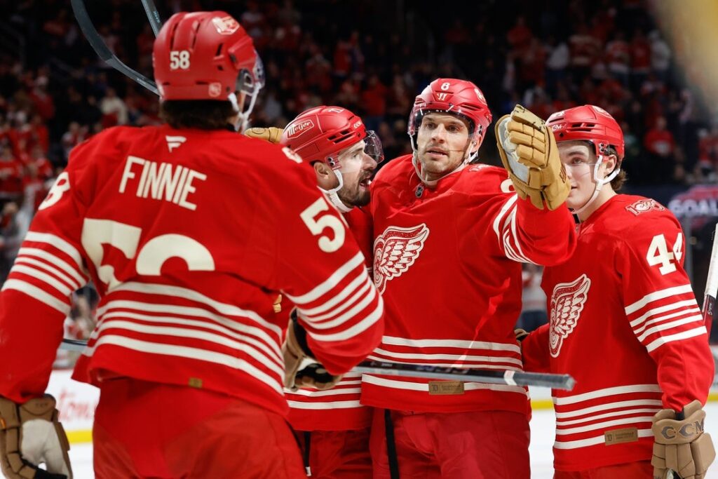 Red Wings, Bruins