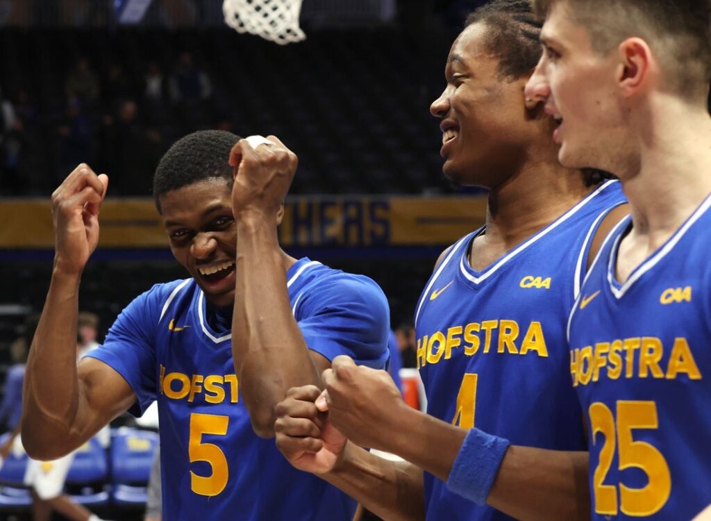 Cruz Davis Hofstra